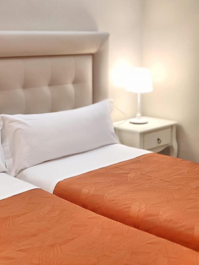 Hostal Orleans Βαρκελώνη Εξωτερικό φωτογραφία