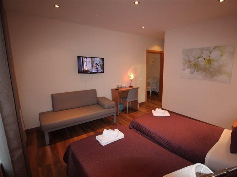 Hostal Orleans Βαρκελώνη Εξωτερικό φωτογραφία