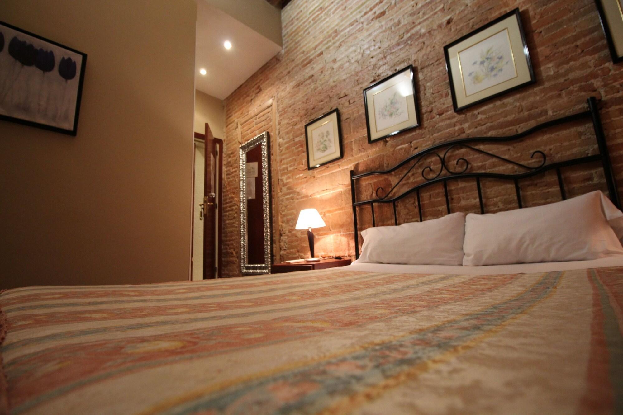 Hostal Orleans Βαρκελώνη Εξωτερικό φωτογραφία